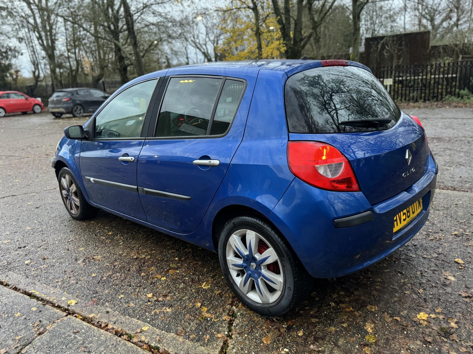 Renault Clio 1.2 TCe 16v Dynamique S Hatchback 5dr Petrol Manual (139 g/km, 100 bhp)