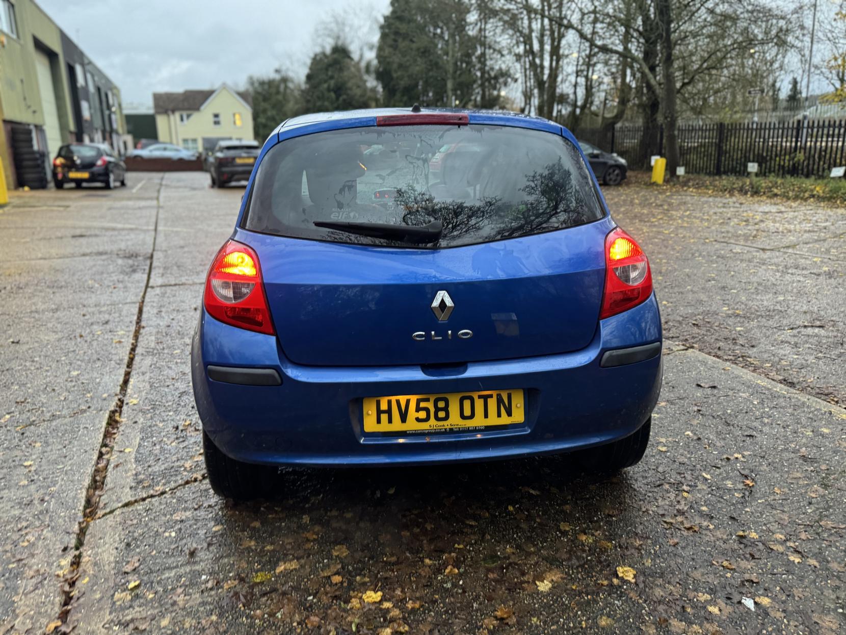 Renault Clio 1.2 TCe 16v Dynamique S Hatchback 5dr Petrol Manual (139 g/km, 100 bhp)