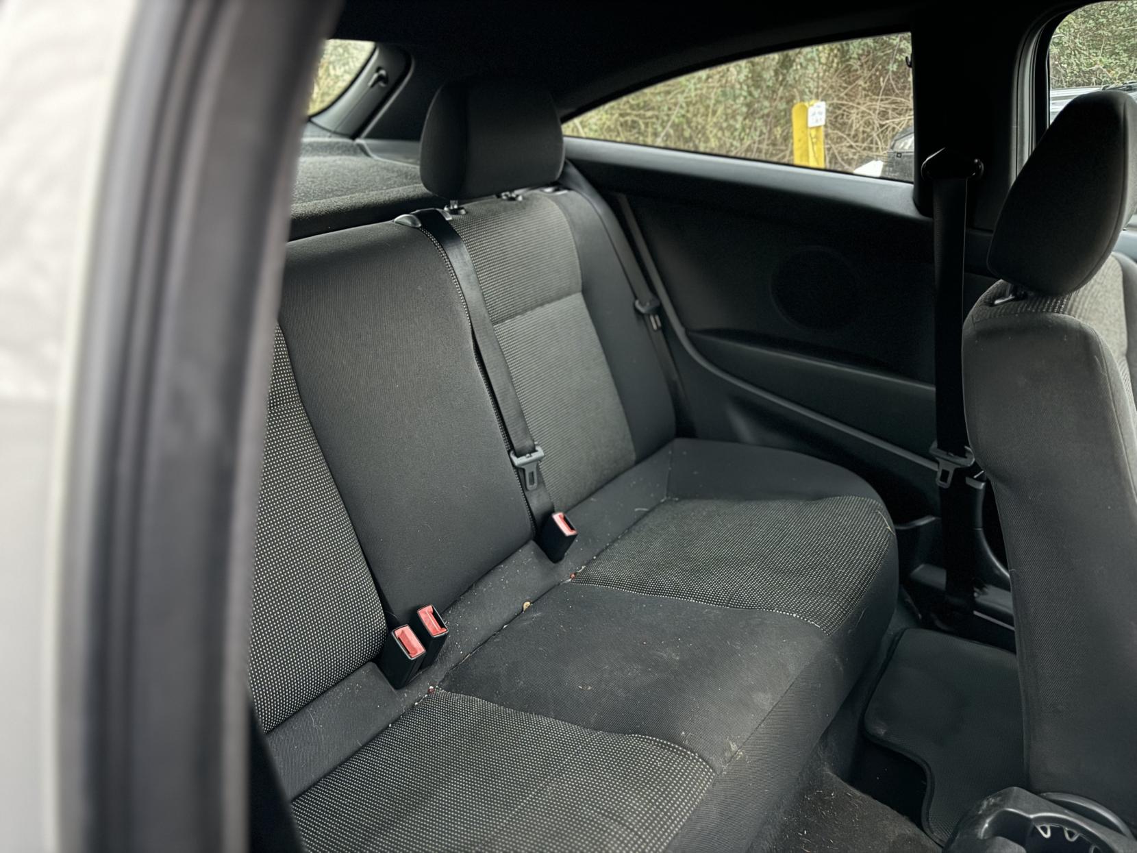 Vauxhall Astra 1.8i 16v SRi Sport Hatch 3dr Petrol Automatic (199 g/km, 123 bhp)