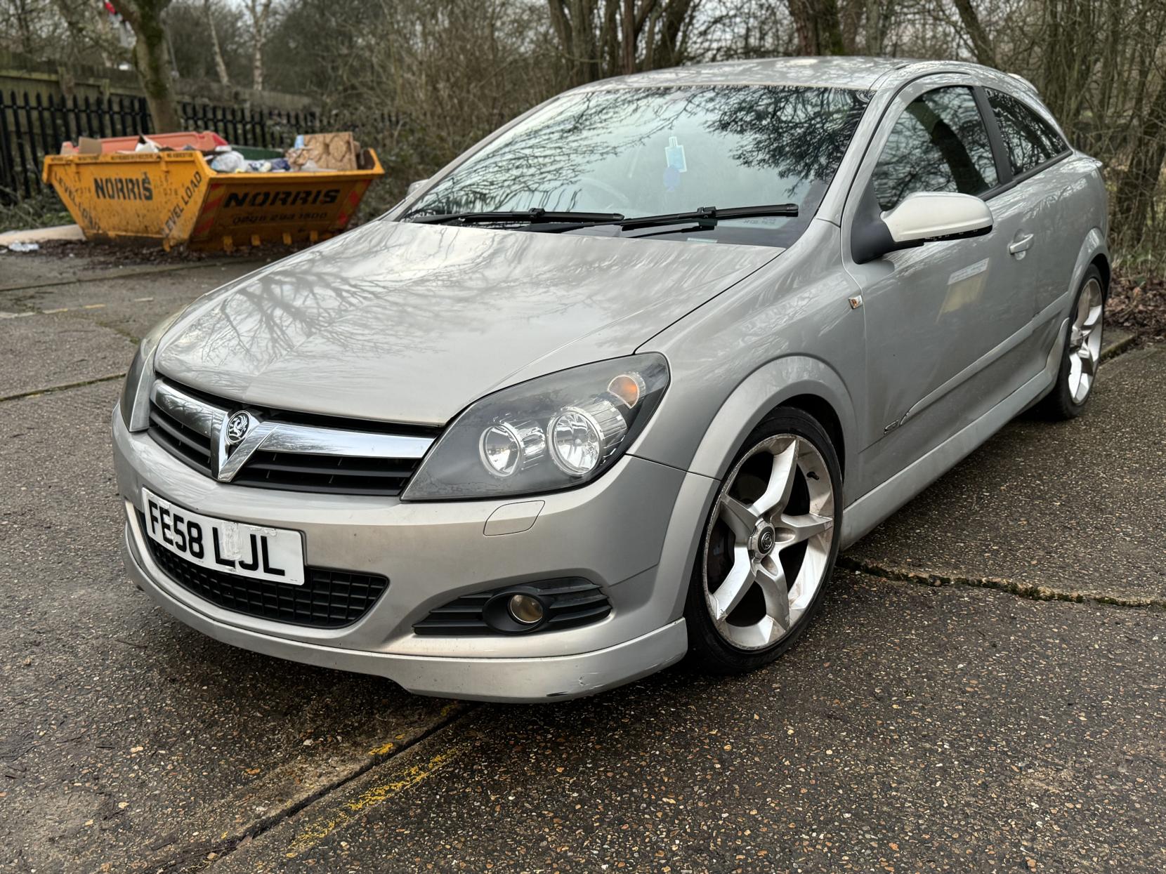 Vauxhall Astra 1.8i 16v SRi Sport Hatch 3dr Petrol Automatic (199 g/km, 123 bhp)