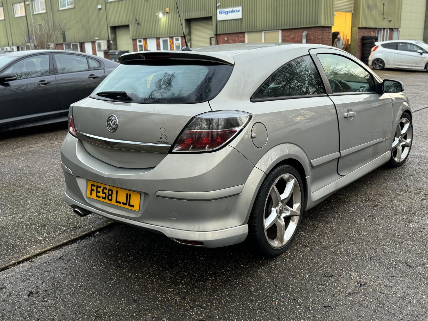 Vauxhall Astra 1.8i 16v SRi Sport Hatch 3dr Petrol Automatic (199 g/km, 123 bhp)
