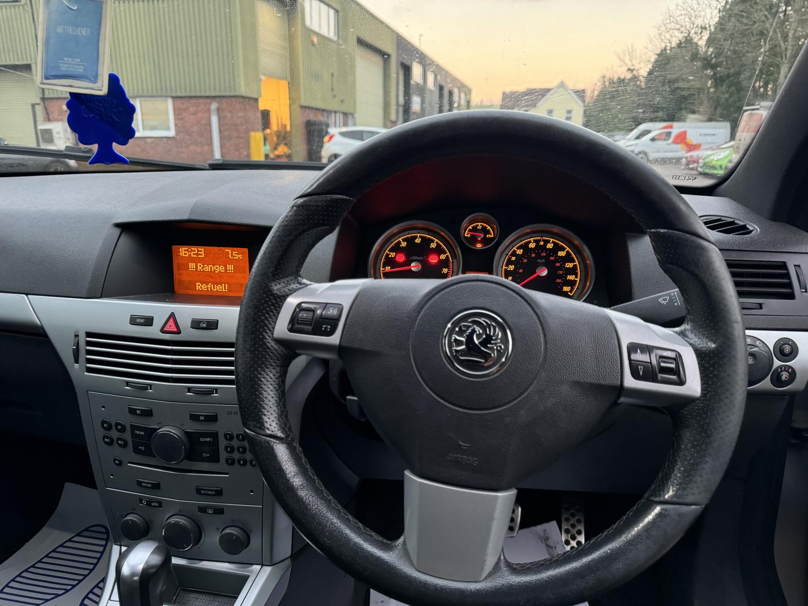 Vauxhall Astra 1.8i 16v SRi Sport Hatch 3dr Petrol Automatic (199 g/km, 123 bhp)